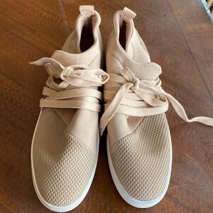 Steve Madden lancer sneakers 9.5